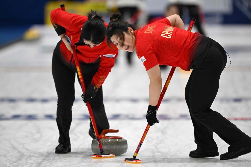 巡回赛24冠!丁俊晖创造斯诺克传奇,中国龙不愧.